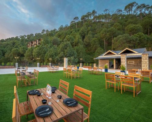 The Luxury Heritage Apartments Live Music Sat in Dharampur