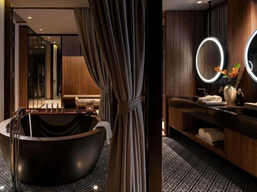 Grand Mercure Khao Lak Bangsak Room Type - Deluxe King Suite