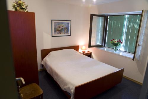 1 double bed