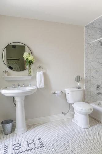 Stewart House Hotel 4
