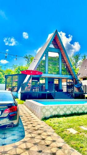 SILAND A Frame House in Vandam