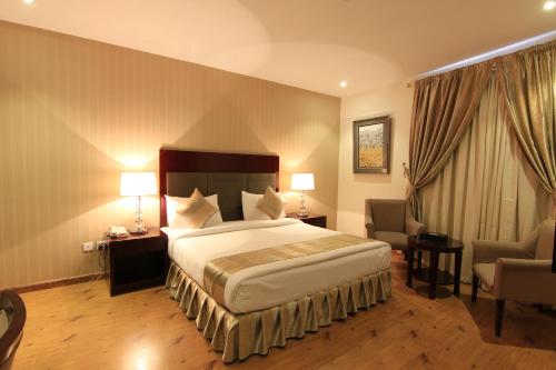 Guestroom, Aliah Tolan Palace in Al Hamra