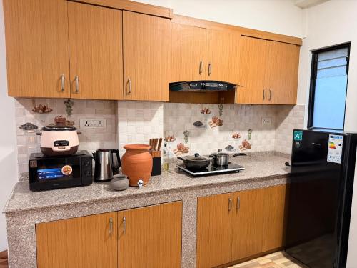 Spacious 3BHK for Families & Groups in city center - image 2