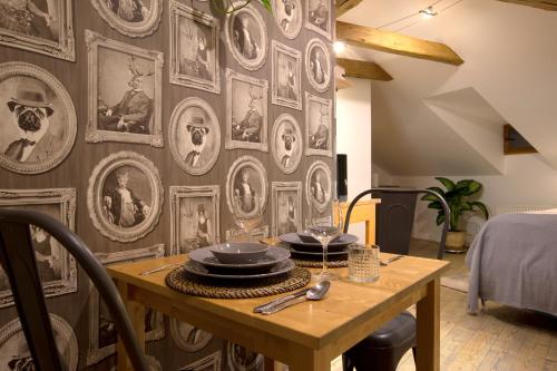 Romantic Bohemian Studio in Old Town Prague, Praha (fotografie 10)