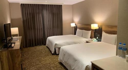 Guestroom, Ali Mountain Oriental Pearl International Hotel in Zhongpu Township