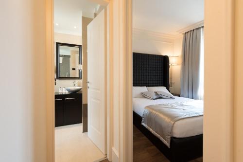 Deluxe One-Bedroom Apartment (3 Adults) image 10