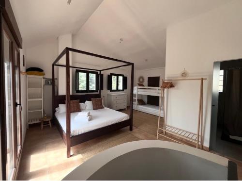 Casa Cielo, Luxury Holiday Home in Málaga Natural Park (Casa Cielo, Luxury Holiday Home in Malaga Natural Park) in Montes de Malaga