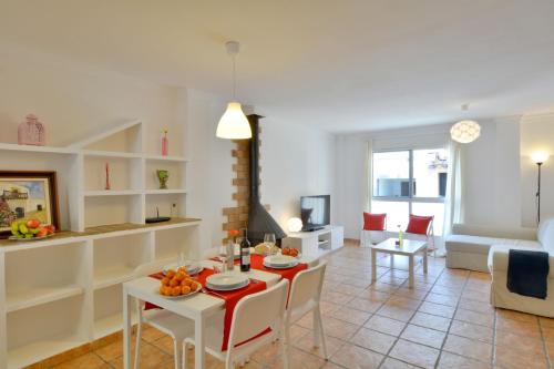 28 Townhouse 200mts from sea/beach - image 11