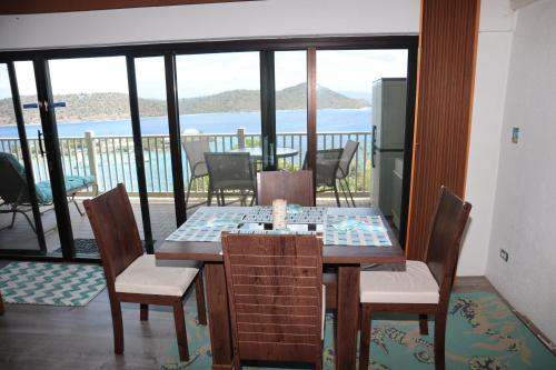 Point Pleasant Resort® 1BR Villa with Ocean Views in 史密斯灣