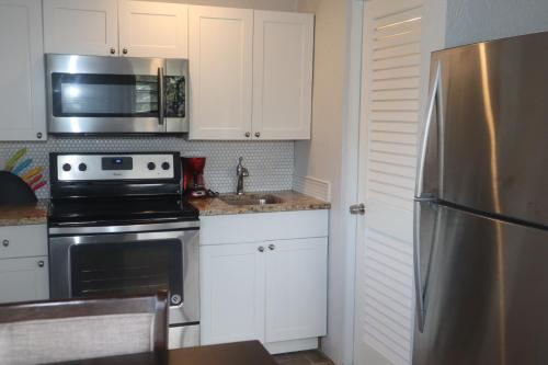 Point Pleasant Resort® 1BR Suite Near the Pool in Smith Bay