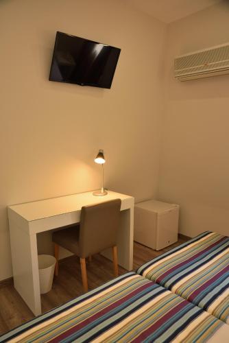 2 twin beds