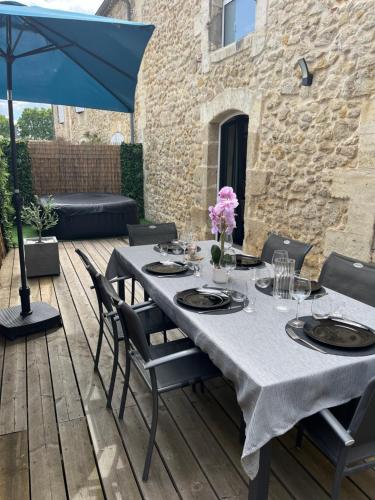 Balkons/terase, Maison élégante 100m2, jacuzzi privatif et jardin (Maison elegante 100m2, jacuzzi privatif et jardin) in Arbanats
