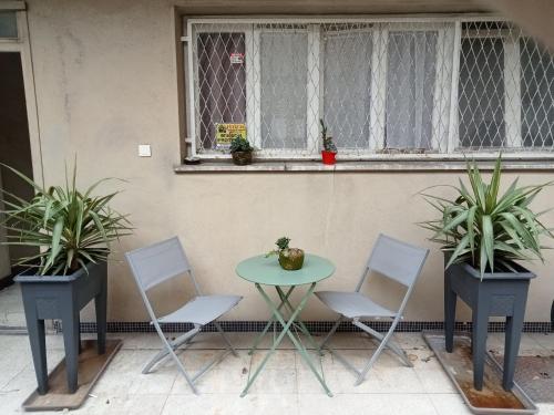 Nice centre- small pied-a-terre near beaches