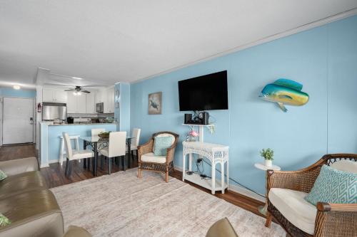 Oceanfront Condo with Direct Beach Access and Pool - image 5