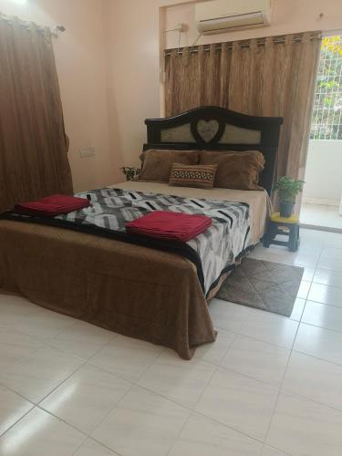 Sivarama sea view city IN 3 AC Rooms 2 living Halls beside RK Beach road opp VUDA PARK in Jalari Peta