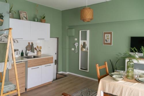 Удобства, Dotan's Boutique Studios - By The Beach! in Тел Авив