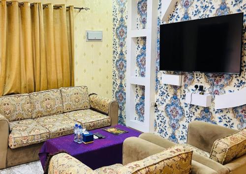 Shallalat International Hotel in Shinas