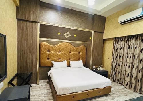 Shallalat International Hotel in Shinas