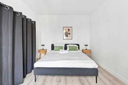 Chambre privee cosy et spacieuse avec TV et bureau - Location saisonnière - Asnières-sur-Seine