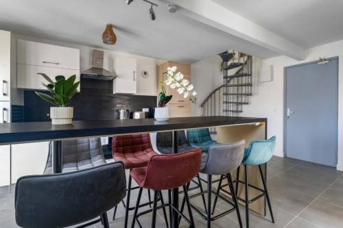 Appartement 14 personnes 120 m2 avec deux cuisines - Location saisonnière - Asnières-sur-Seine