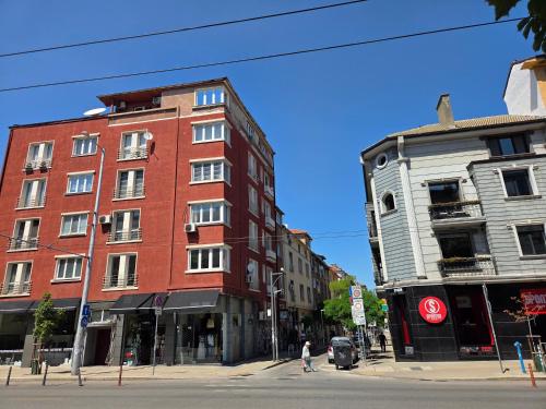 Grand Patriarh near Vitosha Blvd with Parking, Sofia