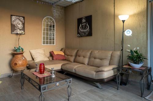 Sunny Sanctuary in the heart of Gallo manor in Morningside