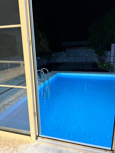 House with a Heated Pool in Qax