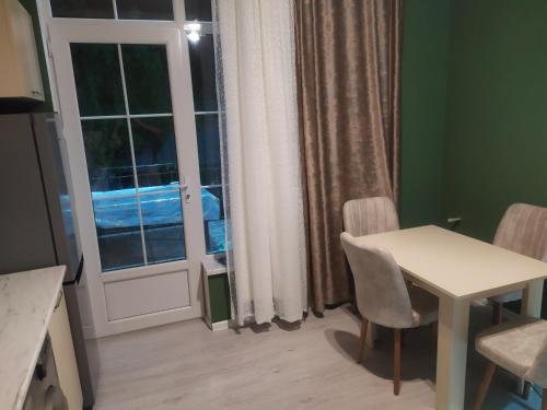 House with a Heated Pool in Qax