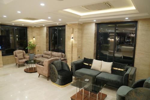 Общ салон/телевизионна зона, Al Baron Hotel - فندق البارون in Mosul
