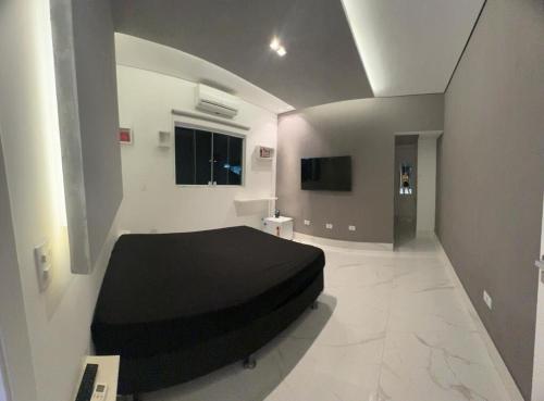 Casa no Guarujá com Piscina Aquecida - image 2