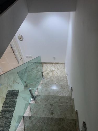 Casa no Guarujá com Piscina Aquecida - image 4