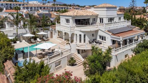 Casa de los Sueños by Mabiente Properties