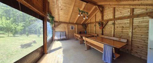 Iekārtas, Căsuța din poiană - Râu Sadului (Casuta din poiana - Rau Sadului) in Rau Saduluja