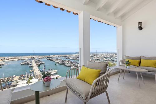 Modern Puerto Banus Frontline Penthouse