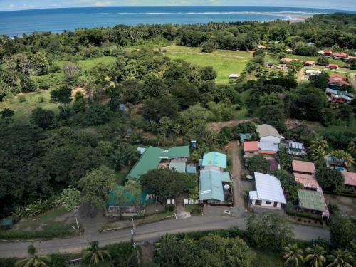 ทัศนียภาพภายนอกโรงแรม, Karandi Hostel Uvita in อูบิตา