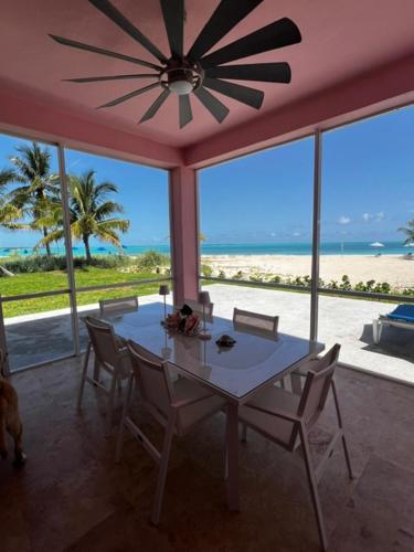 Bahama Beach Club Luxury 4 bedroom 3 bathroom Beachfron Condo in Treasure Cay