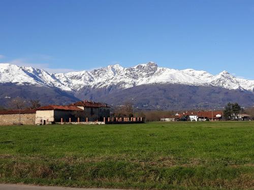 King size 1-bdr apartment close to Biella Candelo and La Bessa in Ponderano