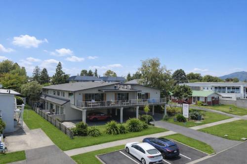 Vista exterior, Adventure Taupō Hostel in Taupo