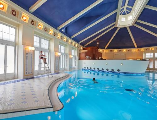 Swimming pool, Disney Newport Bay Club near Disneyland Paris