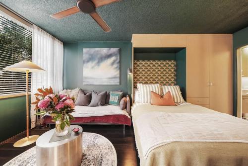 Stylish Elizabeth Bay Studio - Walk to Harbour - image 4
