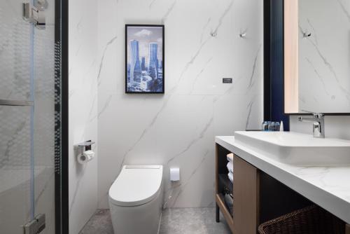 Hampton by Hilton Hangzhou West Lake Wulin Square - image 4