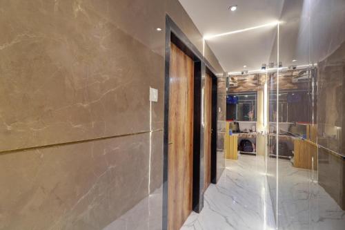 Hotel Omega in Dadar