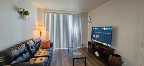 1BR apartment airport and the ocean