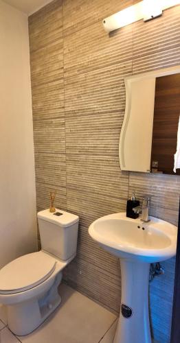 Luxury 2 BR Stay Torre Astria 305 - image 5