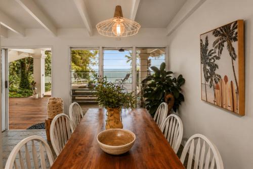 Cairns Beachfront Retreat in East Trinity