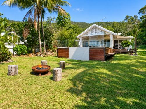 Cairns Beachfront Retreat in East Trinity