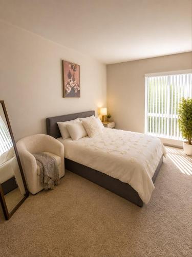 1-Bedroom Apartment near ALX Airport and the Ocean