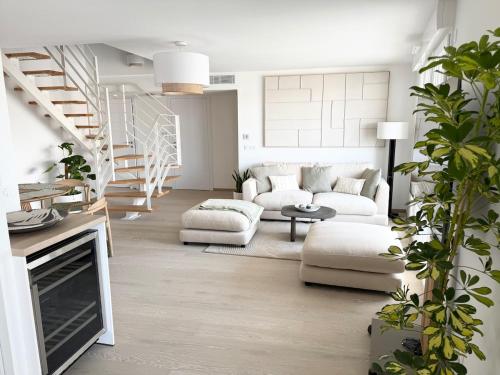 Penthouse des Orchidées-Sea View Top floor Living