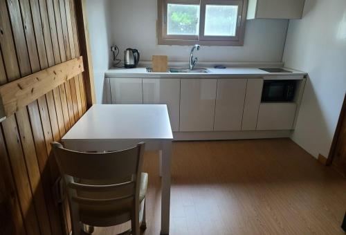 Jeju Ohu Guesthouse near Byeonggot-Oreum
