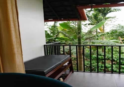 منظر, Private 2BHK-AC Estate stay with sunrise view in Muttil